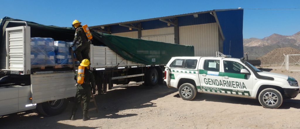 Interceptaron un camión que venía de Chile con sustancias sospechosas