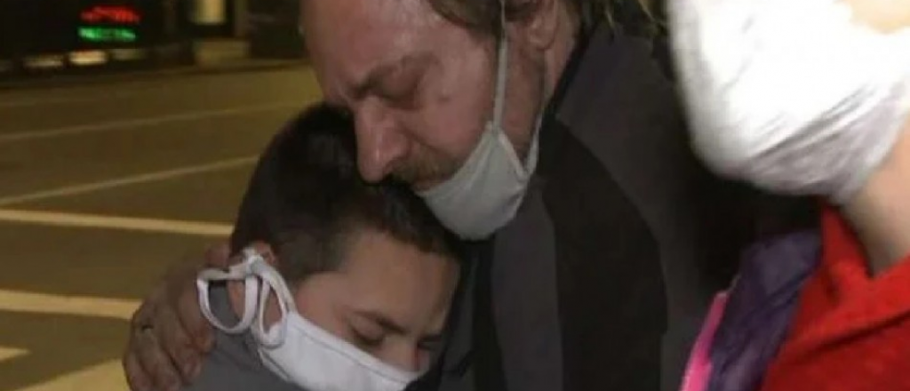 Perdió a su esposa, su trabajo, vive en la calle y despertó la solidaridad de todos