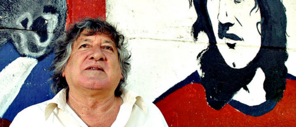 Pondrán una estatua del Trinche Carlovich en la cancha de Central Córdoba