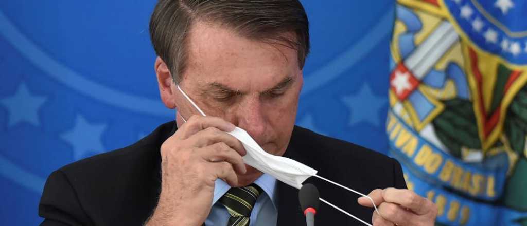 Bolsonaro revela que tiene fiebre y otro síntomas de coronavirus