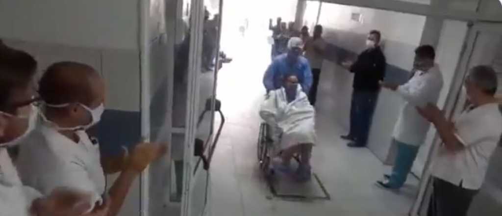 Video: una mendocina sali&oacute; de terapia por coronavirus y emocion&oacute; a todos
