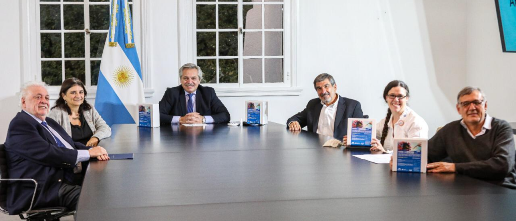 Fern&aacute;ndez anunci&oacute; la creaci&oacute;n de test argentino, r&aacute;pido y econ&oacute;mico