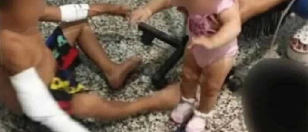 Una mujer castigó con un machete a sus hijos por gastar $20 en caramelos