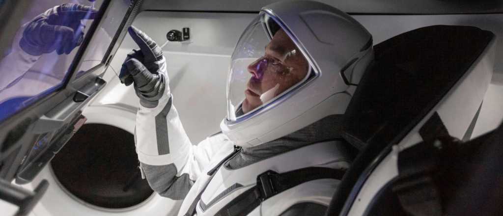 Space X probará hoy en la tarde llevar a dos astronautas al espacio