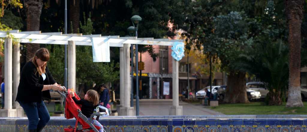 Un chico está grave tras ser apuñalado en Plaza Italia, Ciudad