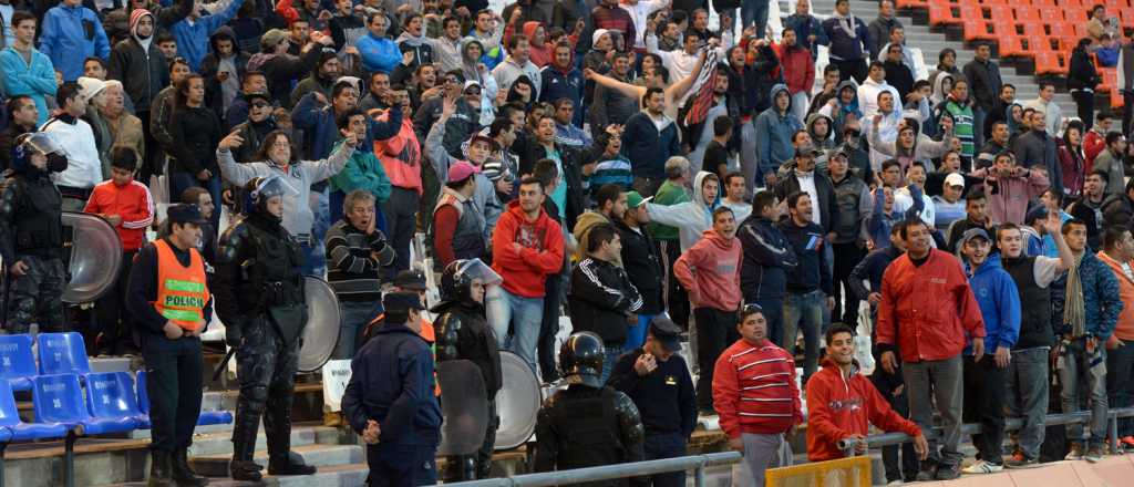 Mendoza y la (no) prohibici&oacute;n de hinchas visitantes: no aprendemos m&aacute;s