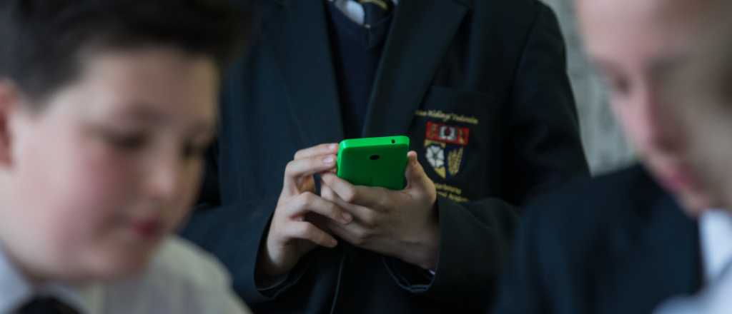 Qu&eacute; hacer si tu hijo est&aacute; en un grupo de WhatsApp con contenido ped&oacute;filo