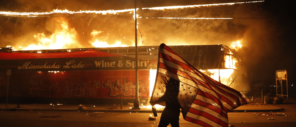 Incendian una comisaría por las protestas por racismo en Estados Unidos