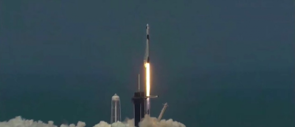 Despegó con éxito la misión tripulada de SpaceX y la NASA