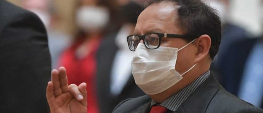 Echaron a un ministro boliviano que dijo que no pod&iacute;a militar por blanco