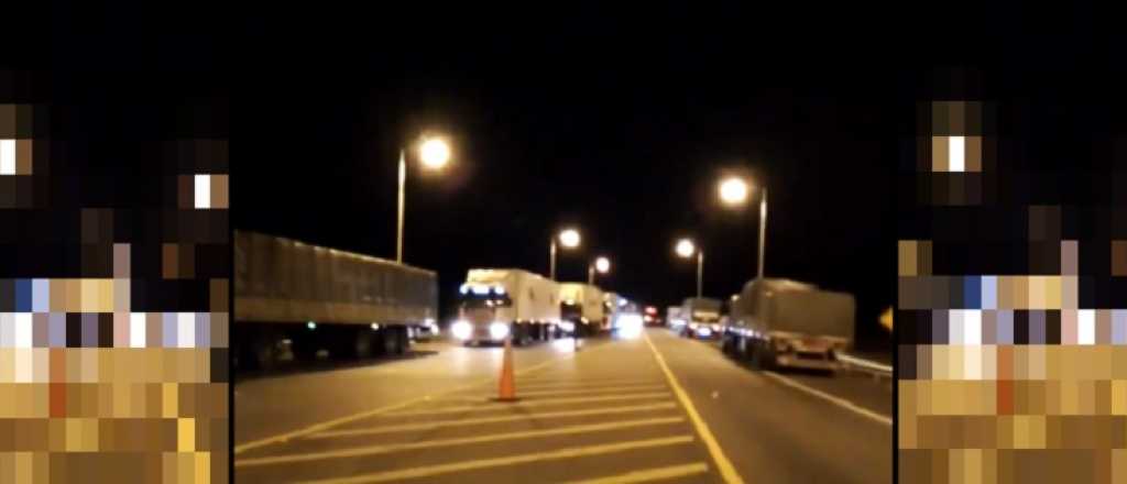 Camioneros cortan la Ruta 7 en Desaguadero por los "excesivos" controles 