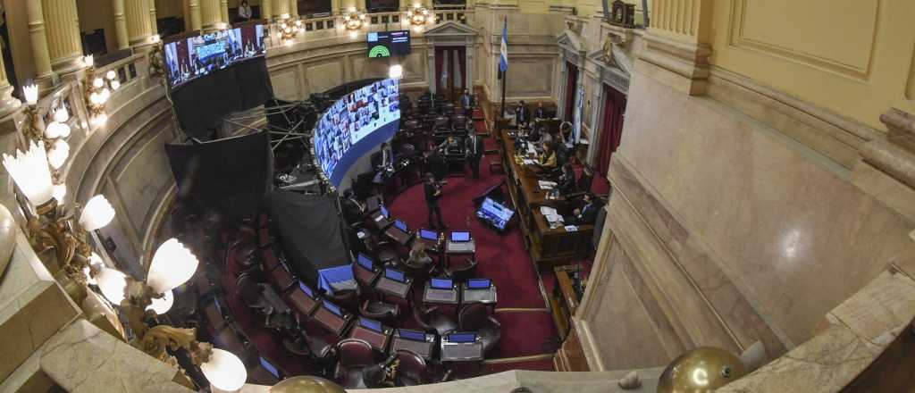 La oposici&oacute;n se retir&oacute; y el oficialismo aprob&oacute; el DNU de superpoderes a Cafiero