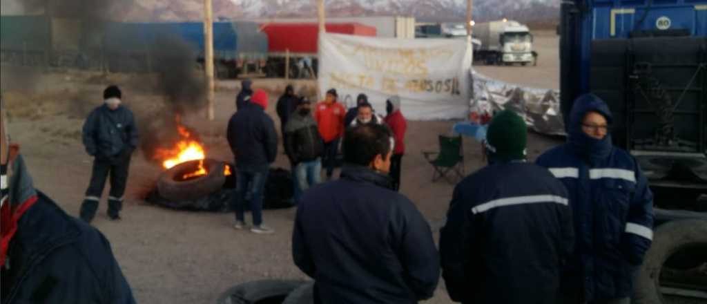 Pandemia: Más de 1.000 camioneros protestan camino a Chile