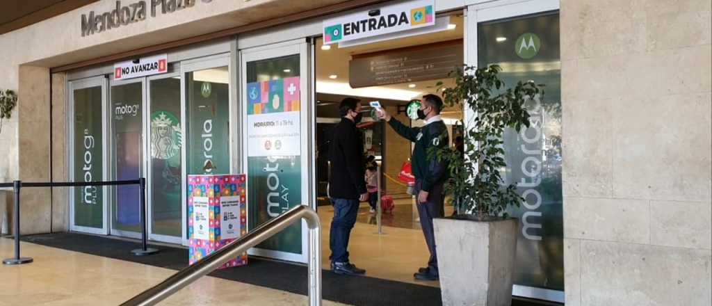 Video: así fue el primer día de distanciamiento en el Mendoza Plaza Shopping