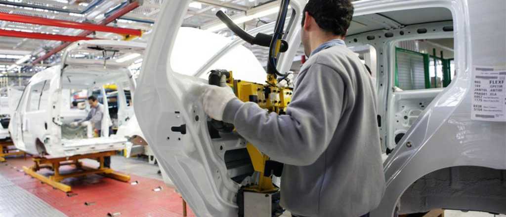 Se desplomó la producción automotriz en junio