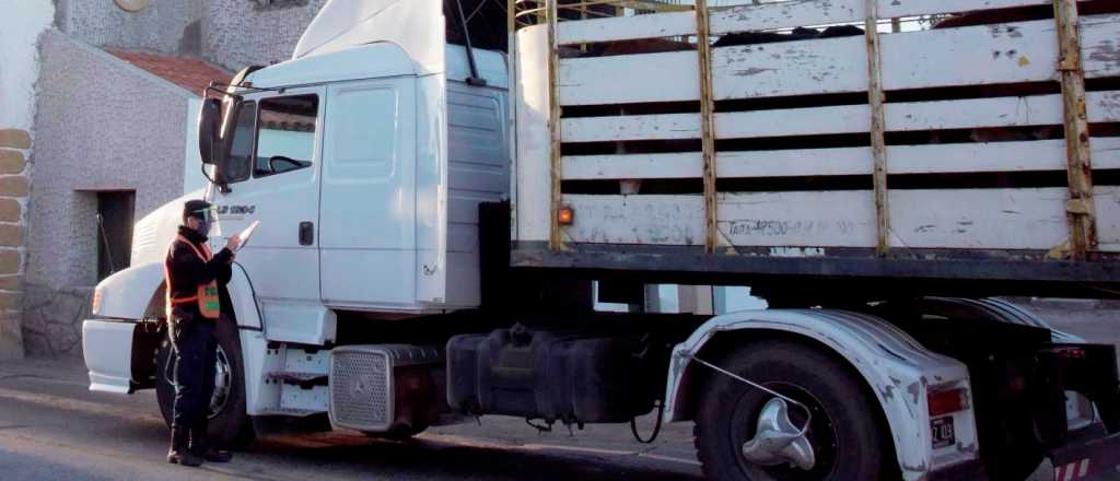 Un camionero está internado en Mendoza, sospechoso de Delta