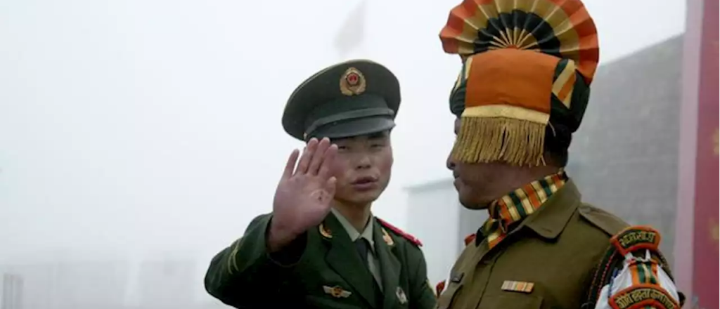 Medio siglo después, China e India se enfrentan con un saldo de 20 muertos