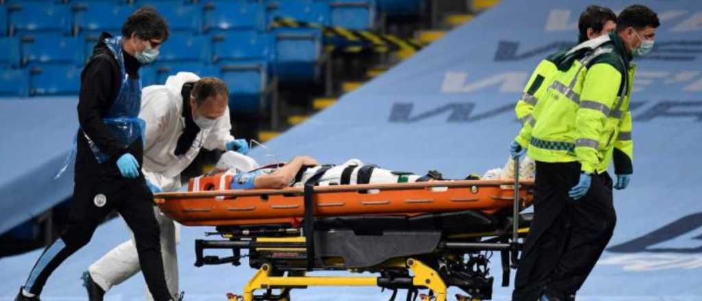 Video: jugador del Manchester City choc&oacute; fuerte con su arquero