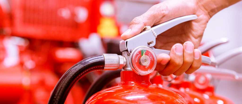 Ciudad advirti&oacute; sobre falsos agentes municipales que retiran matafuegos  