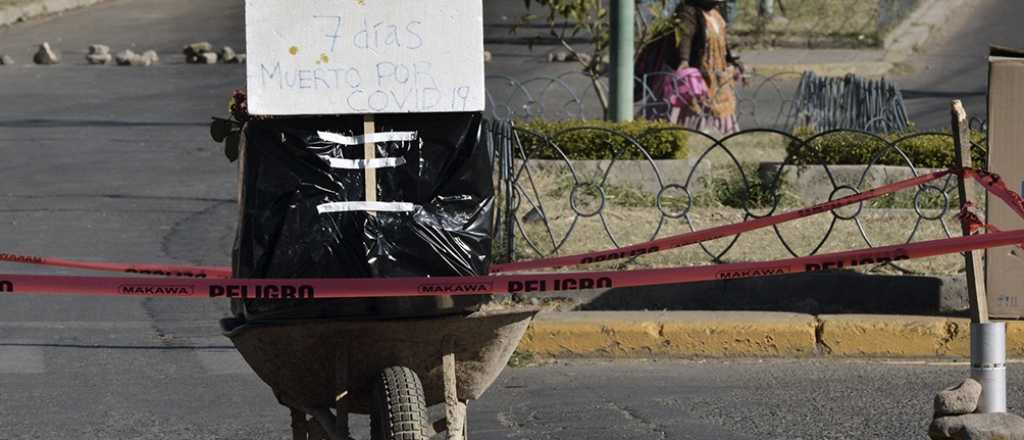En Bolivia dejan cadáveres en las calles por el colapso del sistema funerario
