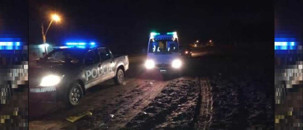 Un joven falleció tras chocar con dos vehículos y un árbol en Maipú 