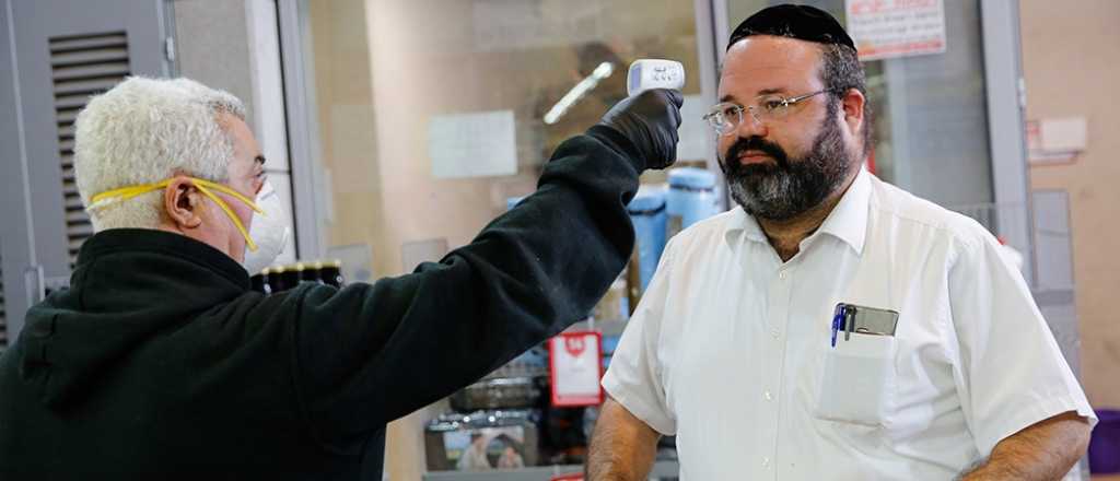 Israel cierra bares y limita las sinagogas por el avance del coronavirus
