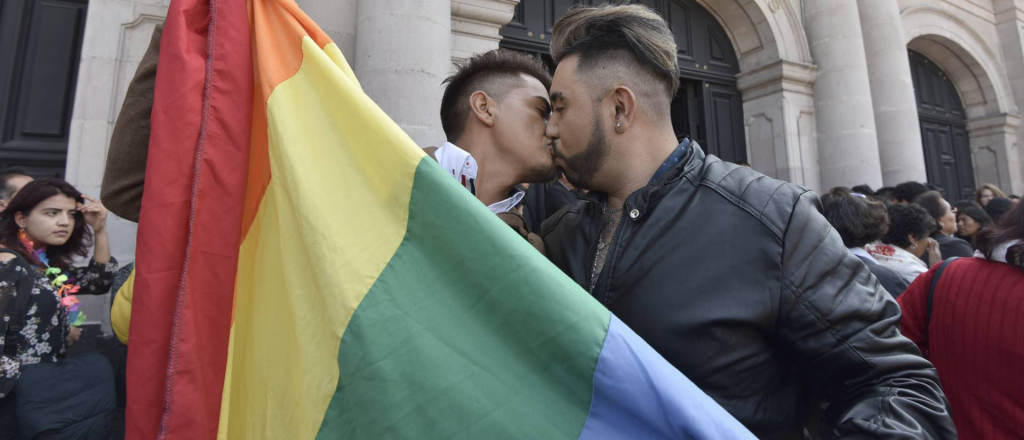 La Federación LGBT+, indignada porque el Papa avaló la unión civil homosexual