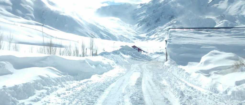 La nieve no para en Las Le&ntilde;as y las postales son antol&oacute;gicas