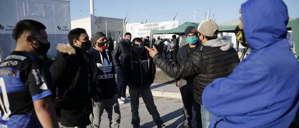 "Moyano, vino y marihuana": el canto en el bloqueo a Mercado Libre