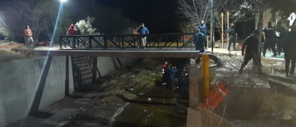 Un hombre cayó a un canal, fue rescatado y quedó internado en San Carlos