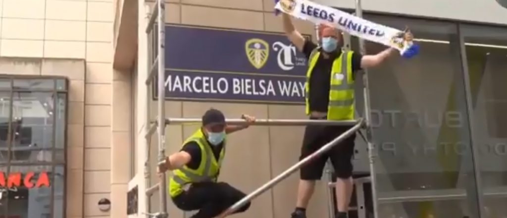 Inauguraron la calle de Marcelo Bielsa y Leeds goleó en el último partido