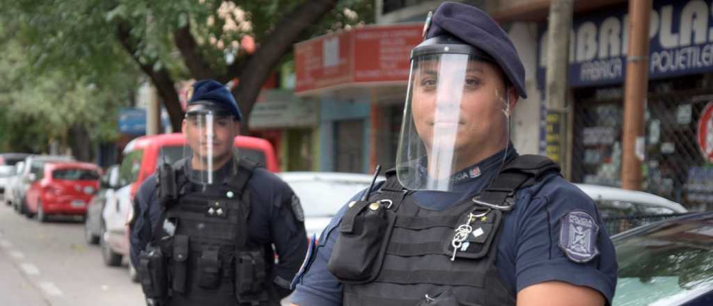 Policías retirados de Mendoza reclaman que ANSES no paga aumentos