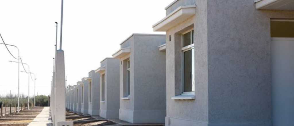 Entregaron 24 viviendas en Maipú