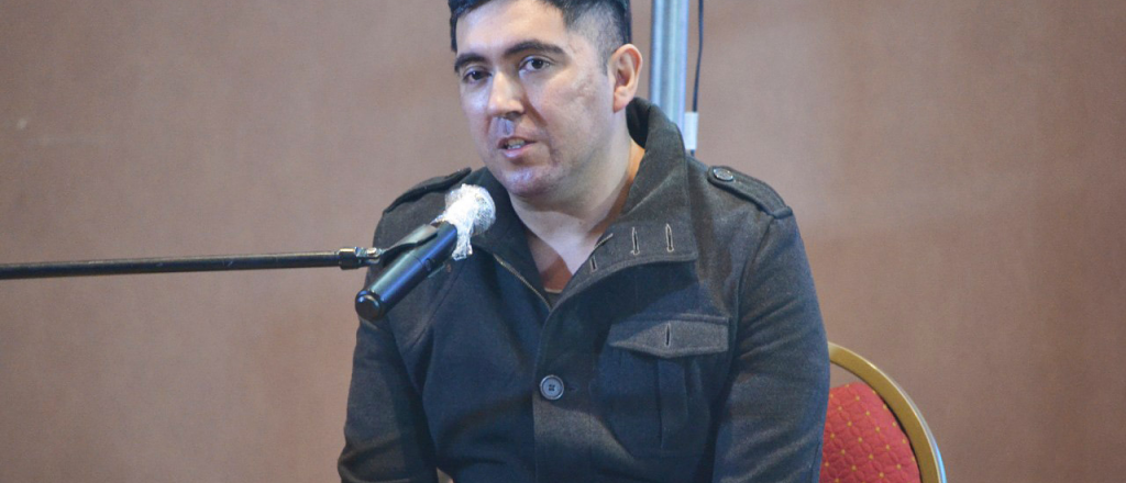 Polic&iacute;a mendocino juzgado por femicidio dice que dispar&oacute; por "accidente"