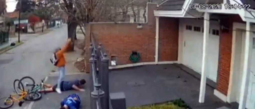 Video: le robaron la bici y le dispararon a centímetros de la cabeza