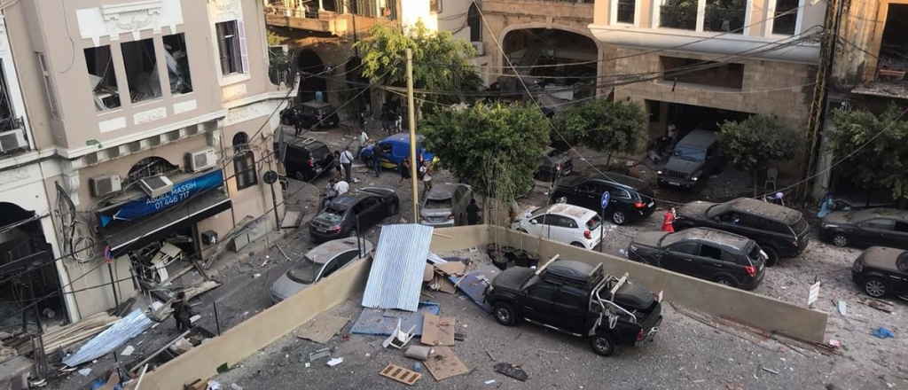 El presidente del Libano no descarta un atentado en la explosión en Beirut