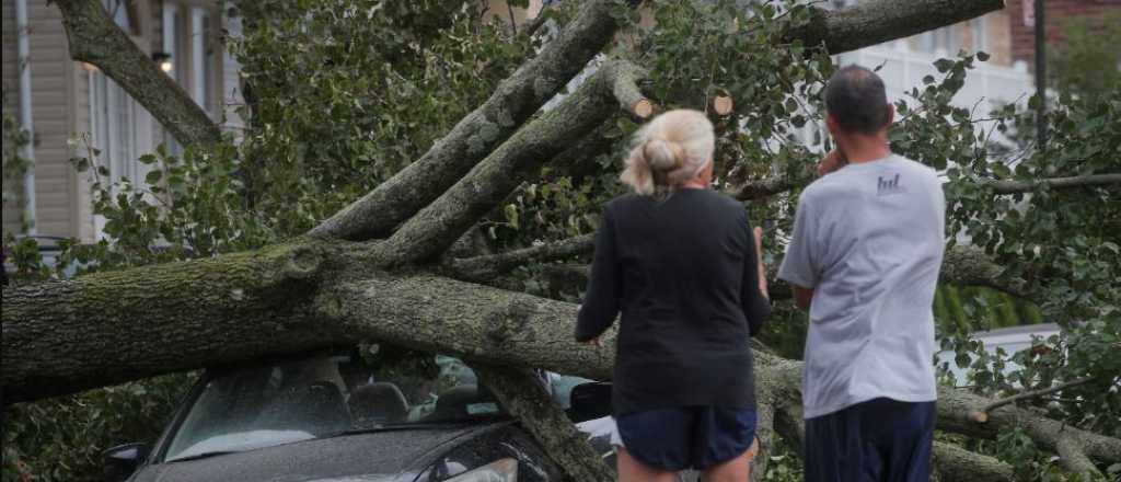 Al menos 6 muertos por tormenta tropical Isaías en costa este de EEUU