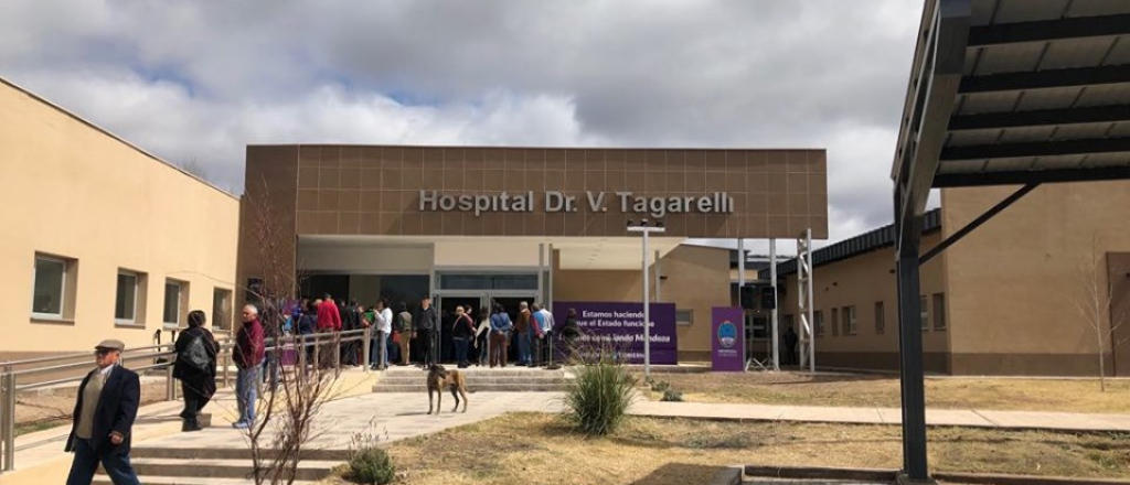 Un camionero volcó en la Ruta 40 y fue hospitalizado