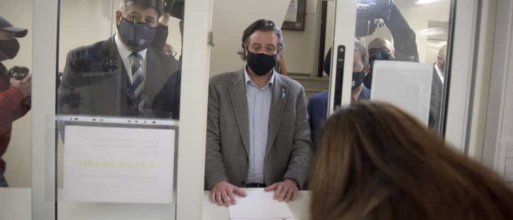 Suarez present&oacute; el proyecto de necesidad de reformar la Constituci&oacute;n