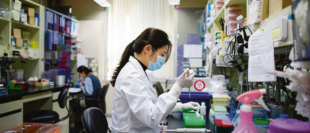 Una tercera vacuna de origen chino podría ser testeada en el país