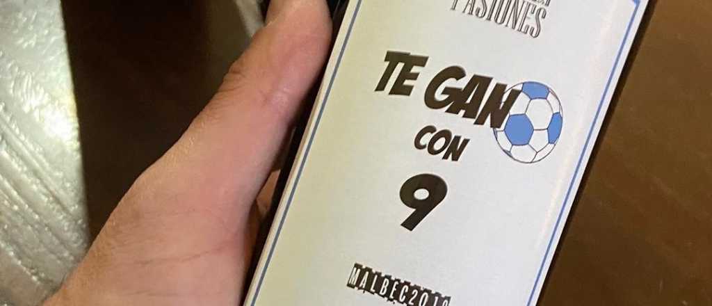 Un malbec mendocino recuerda el triunfo de Racing en su &uacute;ltimo cl&aacute;sico