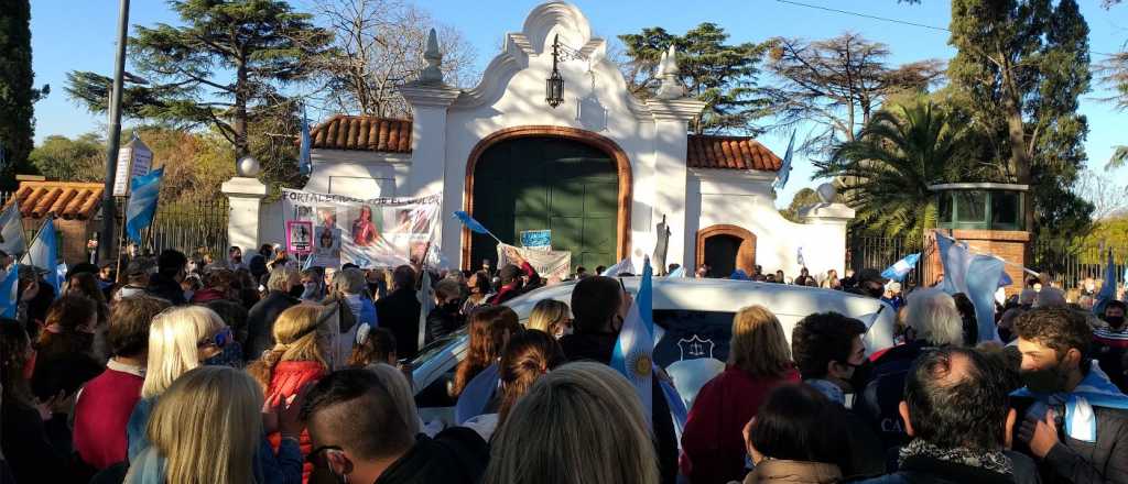 Manifestaci&oacute;n por el #17A en la Quinta de Olivos y frente a la casa de CFK