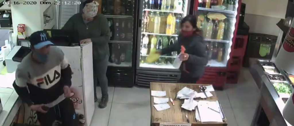 Video: un joven robó en una panchería de Tunuyán y quedó filmado