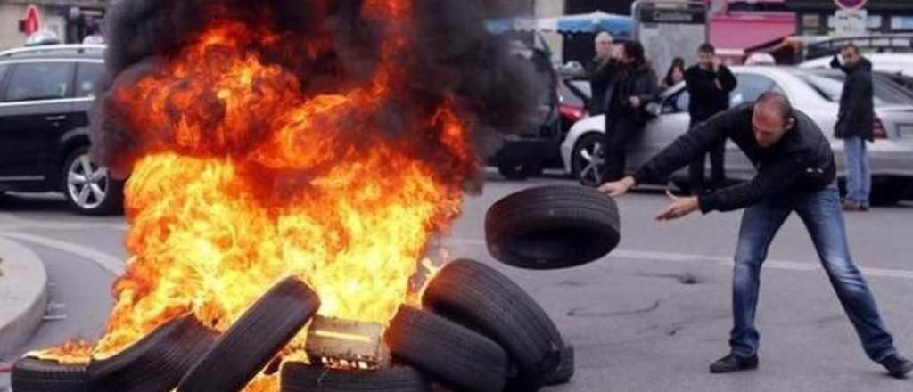 Sancionarán con más de 250 mil pesos a quienes quemen neumáticos