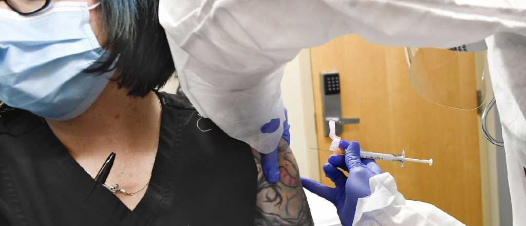 Vacunarán a los jóvenes en 2022 contra el coronavirus, advirtió la OMS