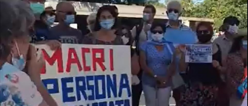 Un grupo de residentes suizos repudió la visita de Macri