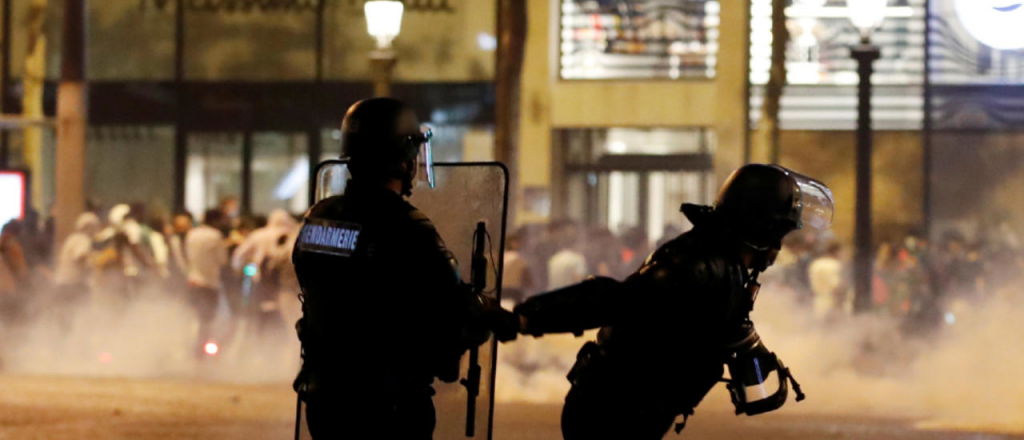 Serios incidentes en Par&iacute;s tras la derrota del PSG ante Bayern Munich