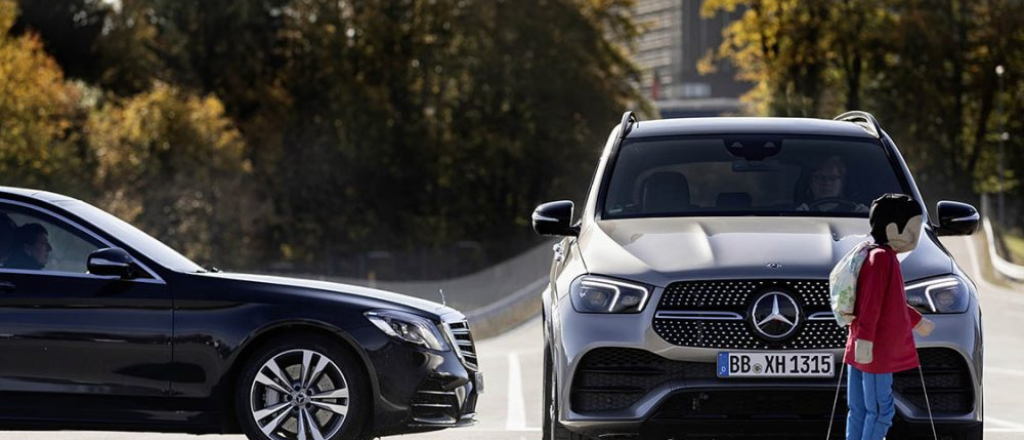 Día internacional del peatón: Mercedes presenta nuevo spot de seguridad