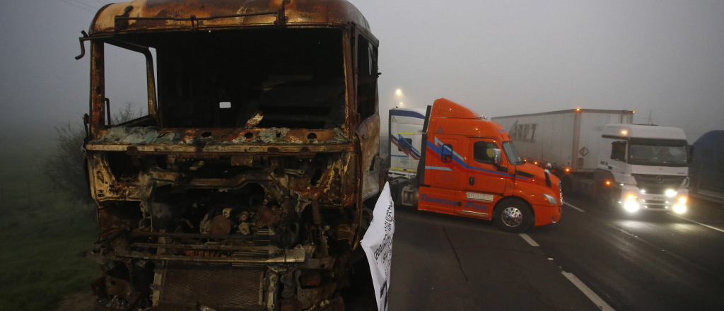 Comenzó un paro indefinido de camioneros en Chile