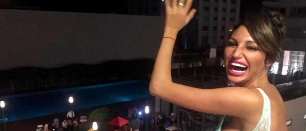 Video: Vicky Xipolitakis enloqueció al presentar su tema musical